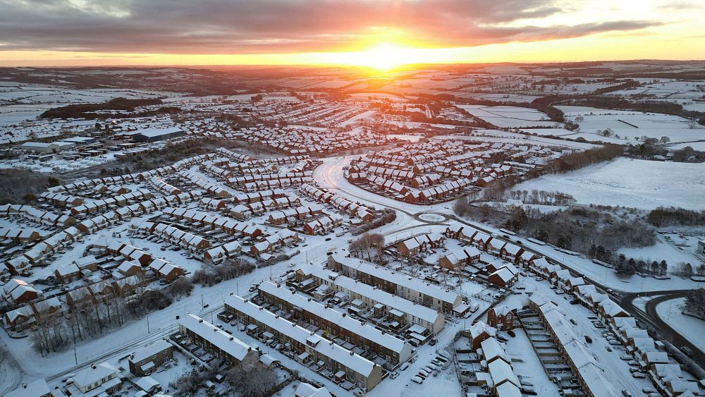 how-to-get-a-refund-if-your-flight-is-cancelled-due-to-snow-or-strikes