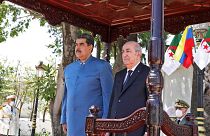 الرئيس الجزائري عبد المجيد تبون يستقبل نظيره الفنزويلي نيكولا مادورو في العاصمة الجزائر . 9 يونيو 2022.