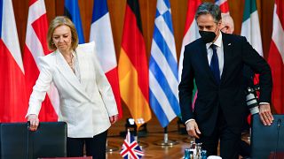 Liz Truss (balra) brit és Antony Blinken amerikai külügyminiszter a NATO-tagországok külügyminisztereinek berlini tanácskozásán 2022. május 15-én – képünk illusztráció.