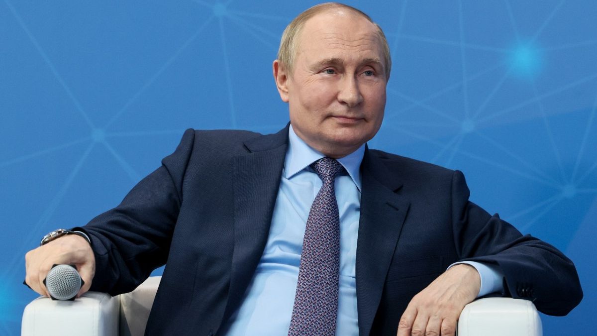 Vlagyimir Putyin orosz elnök Szentpéterváron 2022. június 9-én