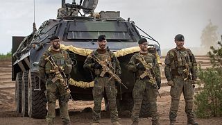 Soldati tedeschi della Bundeswehr del battaglione di presenza avanzata della NATO a Pabrade, Lituania, giugno 2022.