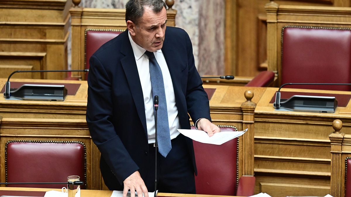 Ο υπουργός Εθνικής Αμύνης Νικόλαος Παναγιωτόπουλος στη Βουλή