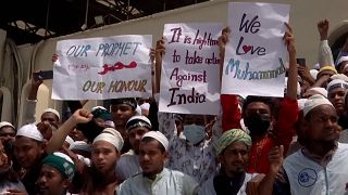 Comunidade muçulmana do Bangladesh em protesto