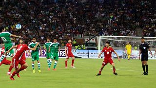 العراق  باللون الأخضر أثناء مباراة ودية لكرة القدم أمام الأردن في البصرة. 2017/06/01