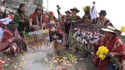 Peruvian shamans perform ritual to neutralize Australian football team