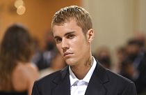 28 yaşındaki Kanadalı şarkıcı Justin Bieber Ramsay Hunt Sendromu sonucu yüz felci geçirdi