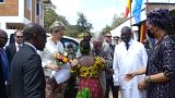 Los reyes de Bélgica con el doctor Mukwege en su clínica en la República Democrática del Congo