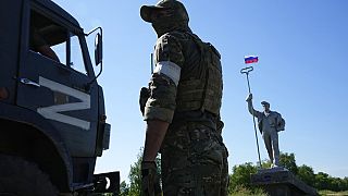 Un soldat russe à Marioupol, Ukraine occupée, le 12 juin 2022