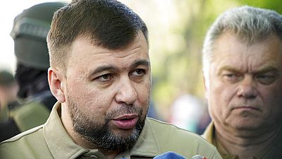 Denis Pushilin, líder de la autoproclamada República Popular de Donetsk, se dirige a la prensa en Mariúpol, Ucrania