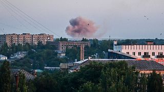 آثار قصف في مدينة دونيتسك