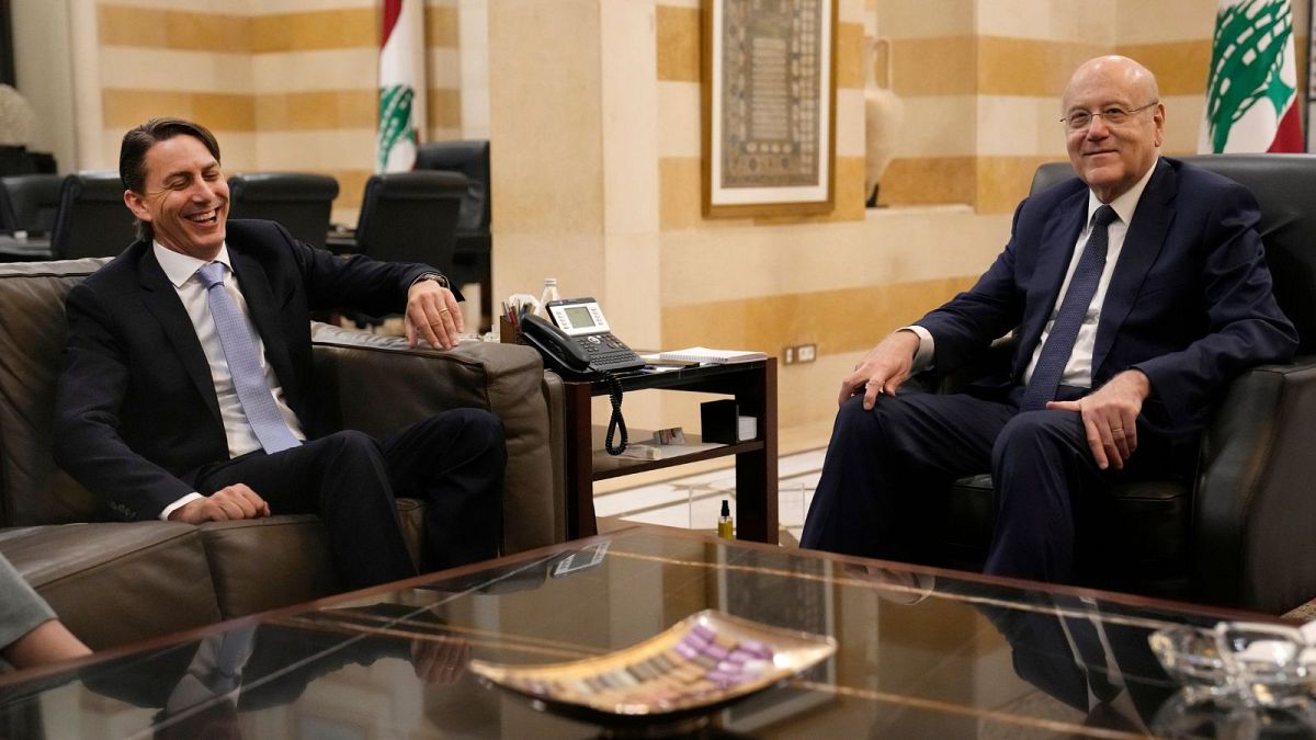 عاموس هوخشتاین، فرستاده ایالات متحده در دیدار با نجیب میقاتی نخست وزیر مستعفی لبنان