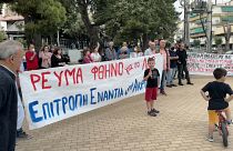 Manifestación en un suburbio de Atenas para protestas contra la subida de precios