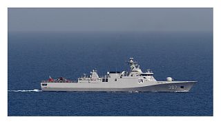 دورية تابعة لليونيفيل في البحر الأبيض المتوسط بجوار قاعدة لقوة حفظ السلام التابعة للأمم المتحدة