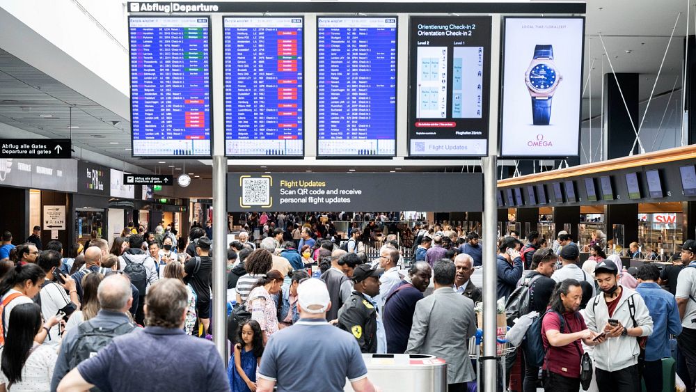 flight-delays-after-technical-glitch-closes-swiss-airspace