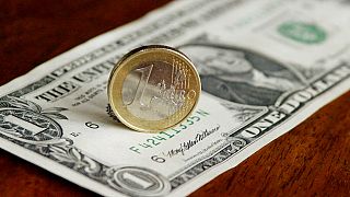 Finans analistlerine göre euro ve doların bir ay içinde eşitlenmesi bekleniyor