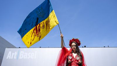 Die ukrainische Künstlerin Olesja Lesnaja und das "Chernobyl Bride Project" sind nicht Teil des offiziellen Programms der Kunstmesse.