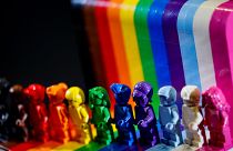 مجموعة ليغو الدنماركية لصناعة الألعاب تطرح مجموعة جديدة من التماثيل الملونة بألوان قوس قزح للاحتفال بتنوع معجبيها ومجتمع الميم.