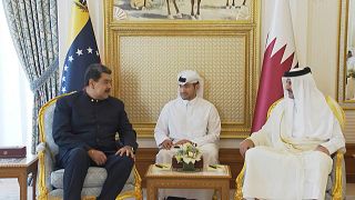  الرئيس الفنزويلي نيكولاس مادورو يلتقي الشيخ تميم بن حمد آل ثاني أمير دولة قطر.