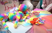 Spielzeuge werden aufgrund der Regenbogenfarben beschlagnahmt.