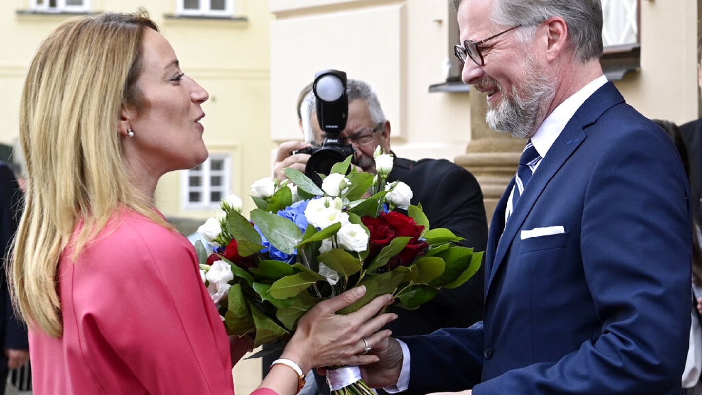 La presidente dell'Europarlamento, Roberta Metsola, a Praga