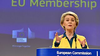 European Commission President Ursula von der Leyen recommends making Ukraine a candidate for EU membership