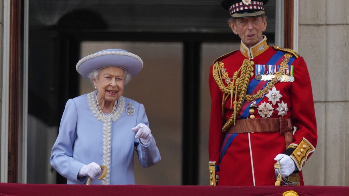 II. Erzsébet királynő platinajubileumán Kent hercegével 2022. június 2-án