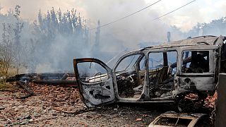 Ausgebranntes Fahrzeug bei Donezk