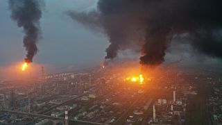 حريق يندلع في أحد مصانع شركة سنوبك شنغهاي للبتروكيماويات بالصين.
