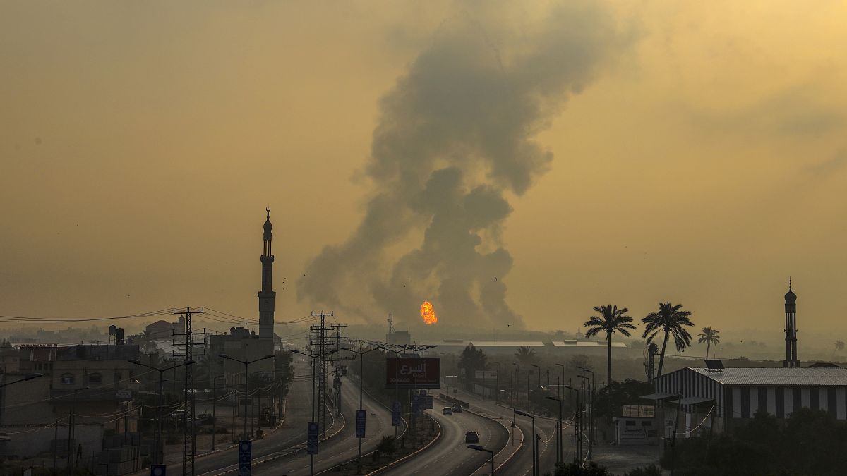 В Израиле заявляют, что среди целей — оружейные фабрики Хамас