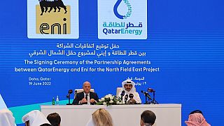 L'amministratore delegato di Eni Claudio Descalzi e il ministro per l'Energia qatariota Saad Sherida al-Kaabi
