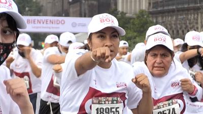 Mexico City tries to break record for world's largest boxing class
