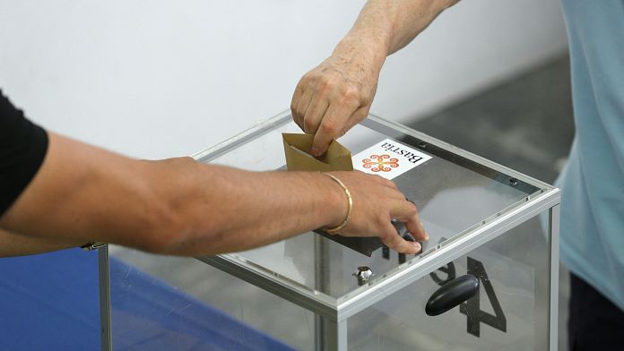Frankreich: Wahlbeteiligung um 17 Uhr 38,11%, 1,31% weniger als im ersten Wahlgang