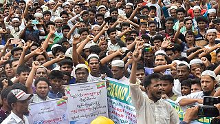 Bangladeş'teki on binlerce Arakanlı Müslüman mülteci Myanmar'a dönmek için gösteri yaptı