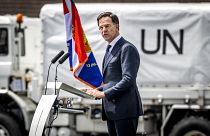 رئيس الوزراء الهولندي مارك روته يلقي خطابًا قدم فيه الاعتذار. 2022/06/18