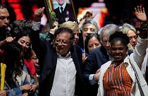 جشن پیروزی گوستاوو پترو، رئیس‌جمهور منتخب کلمبیا در کنار فرانسیا مارکز ۱۹ ژوئن ۲۰۲۲