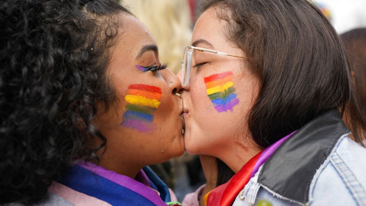 Parada LGBT+, "Vote com orgulho", São Paulo, Brasil