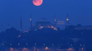 منظر ليلي لمدينة إسطنبول