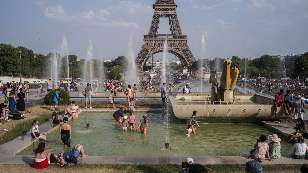 Onda de calor recorde atinge a Europa à medida que aumentam os temores das mudanças climáticas