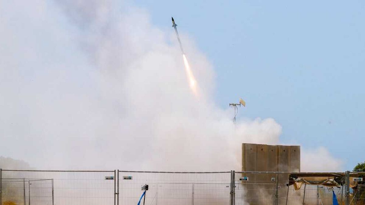 İsrail'in "Demir Kubbe" hava savunma sistemi