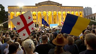 Des dizaines de milliers de manifestants ont défilé à Tbilissi, la capitale de la Géorgie, pour demander l'adhésion à l'UE de leur pays, le 20 juin 2022. 