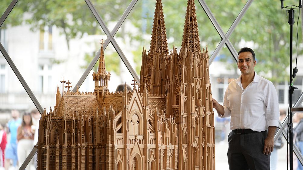 syrian-refugee-carves-incredible-model-of-cologne-cathedral