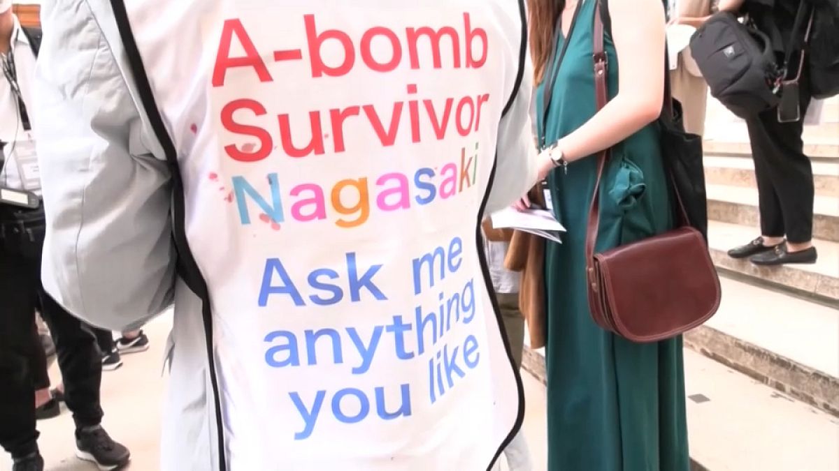 A Nagaszaki atombomba támadás egyik túlélője Bécsben a nukleáris fegyveres betiltása miatt szervezett találkozón