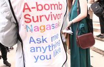 A Nagaszaki atombomba támadás egyik túlélője Bécsben a nukleáris fegyveres betiltása miatt szervezett találkozón