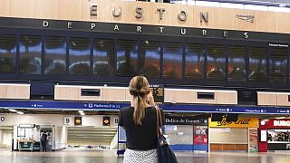 In der Londoner Station Euston kamen sich die wenigen Reisenden ziemlich verloren vor