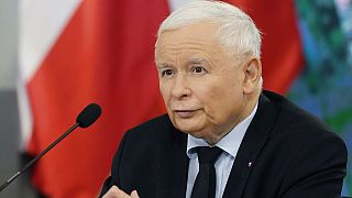 Jaroslaw Kaczynski pártelnökként marad