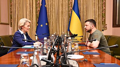 EU-Kommissionspräsidentin Ursula von der Leyen und der ukrainische Präsident Wolodymyr Selenskyj