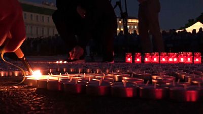 Kerzen zum Gedenken der Opfer