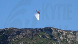 Πυροσβεστικό ελικόπτερο επιχερεί σε πυρκαγιά - φώτο αρχείου