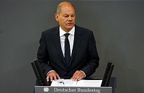 Olaf Scholz kancellár a német parlamentben szerdán