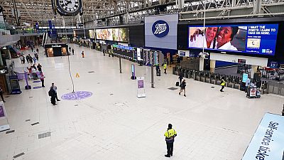 Waterloo East Station, praticamente deserta. (Londra, 23.6.2022)